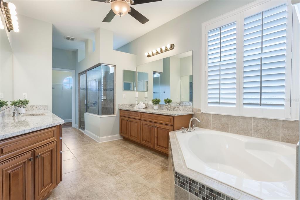 Orlando, Florida, 32820, United States, 4 Bedrooms Bedrooms, ,3 BathroomsBathrooms,Residential,For Sale,1876039