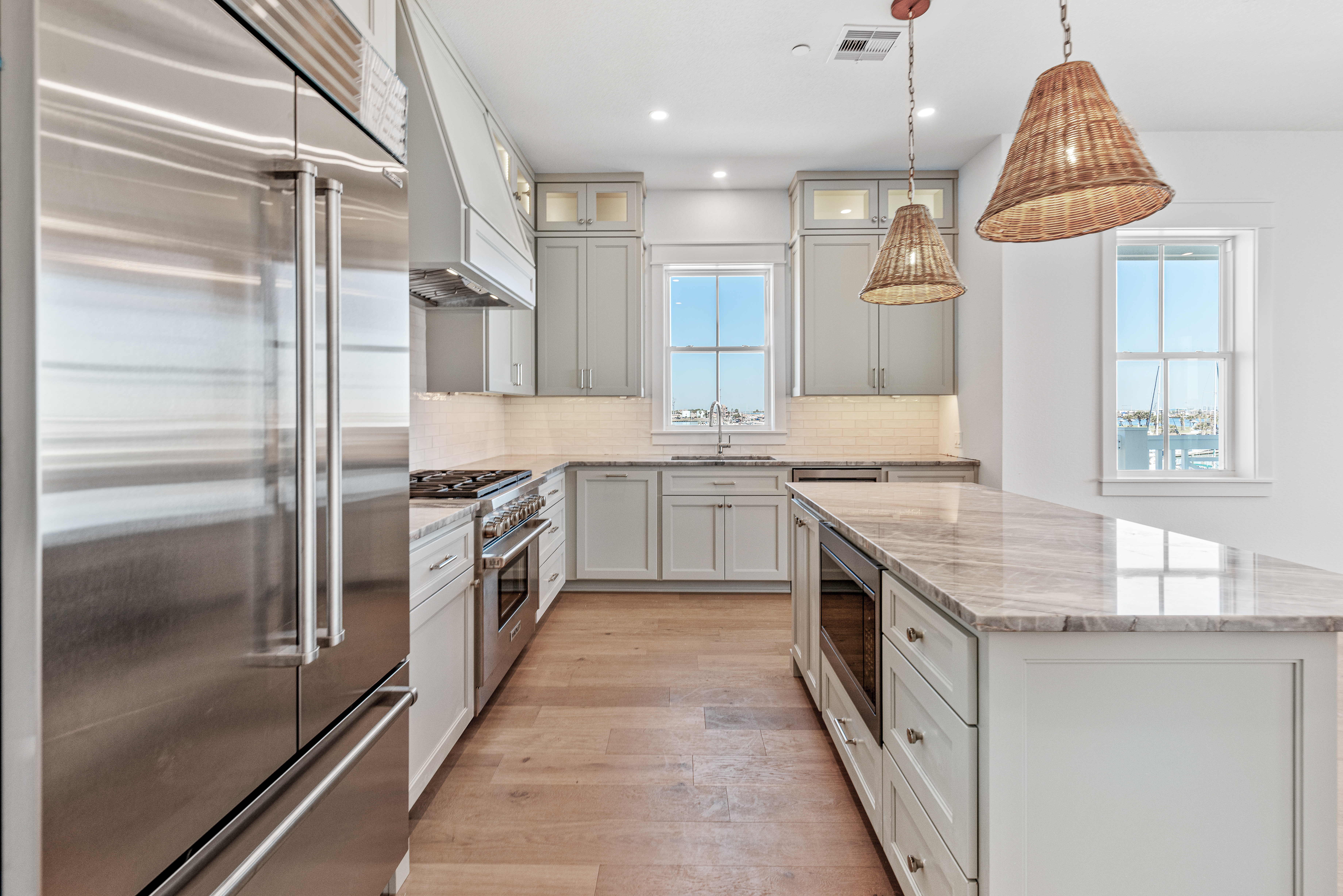  Coastal Luxury with Unmatched Water Views - 物件實景