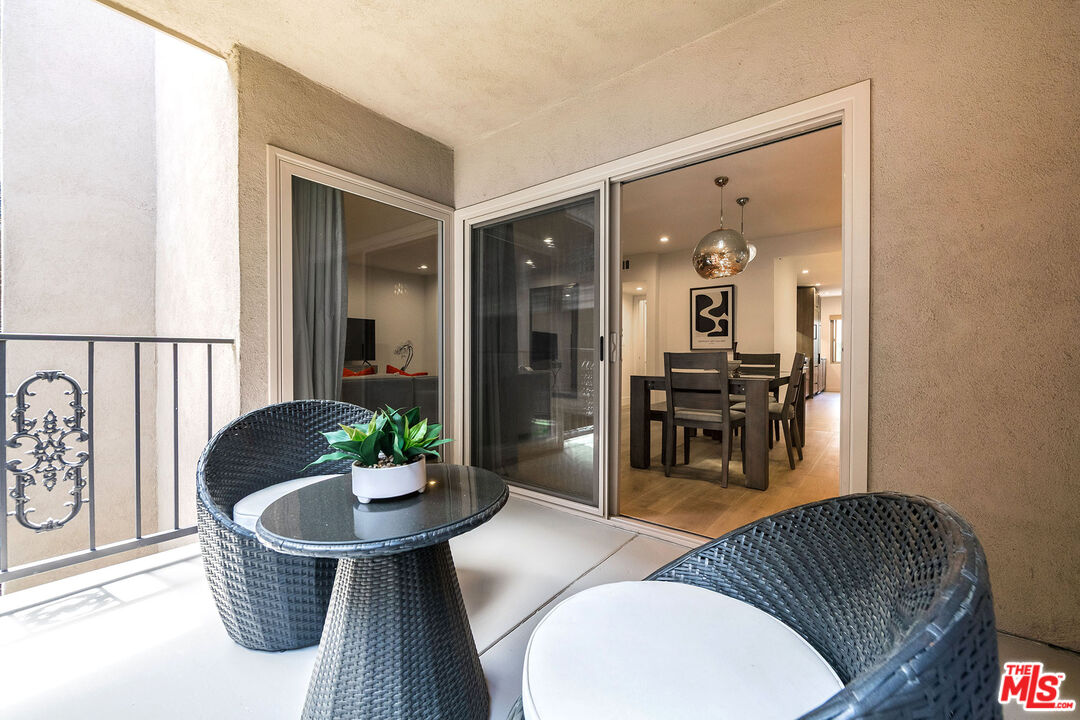 Beverly Hills, California, 90210, United States, 1 Bedroom Bedrooms, ,2 BathroomsBathrooms,Residential,For Sale,1902812
