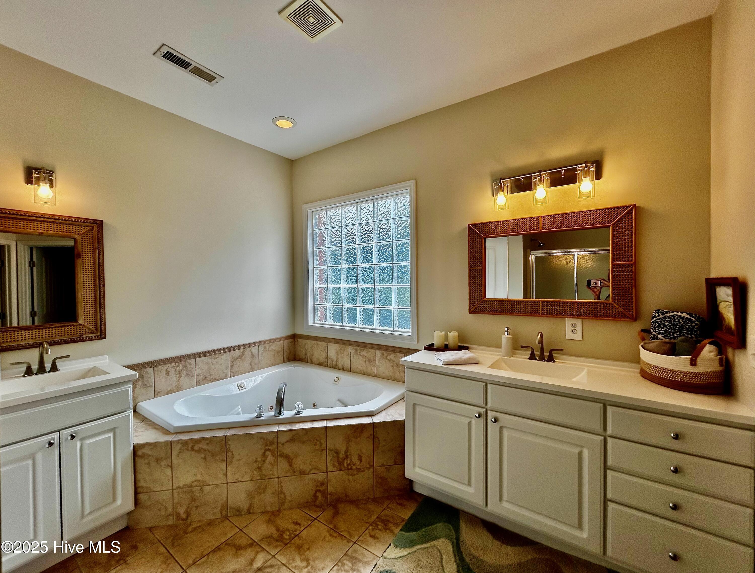 Southport, North Carolina, 28461, United States, 4 Bedrooms Bedrooms, ,3 BathroomsBathrooms,Residential,For Sale,1793848