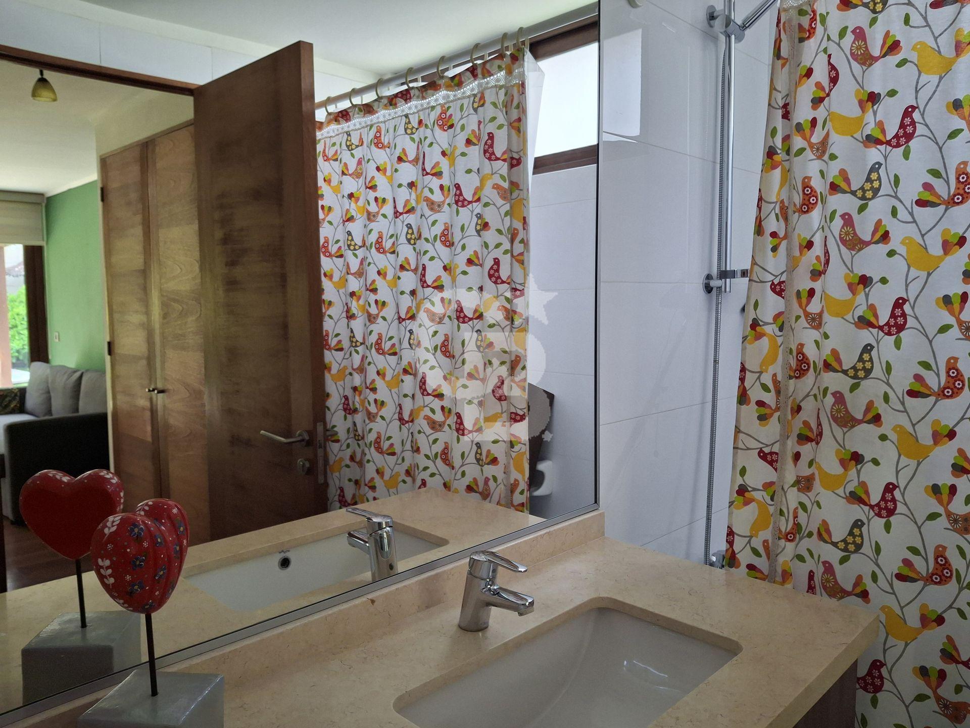 La Reina, Chile, 5 Bedrooms Bedrooms, ,5 BathroomsBathrooms,Residential,For Sale,1968916