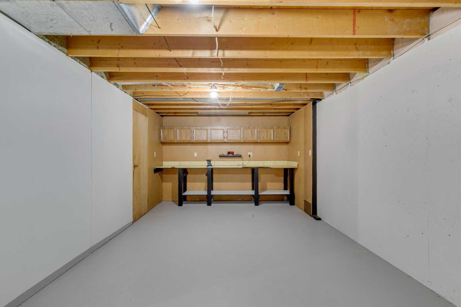 CALGARY, Alberta, T3B 2W3, CA, 7 Bedrooms Bedrooms, ,4 BathroomsBathrooms,Residential,For Sale,1988162