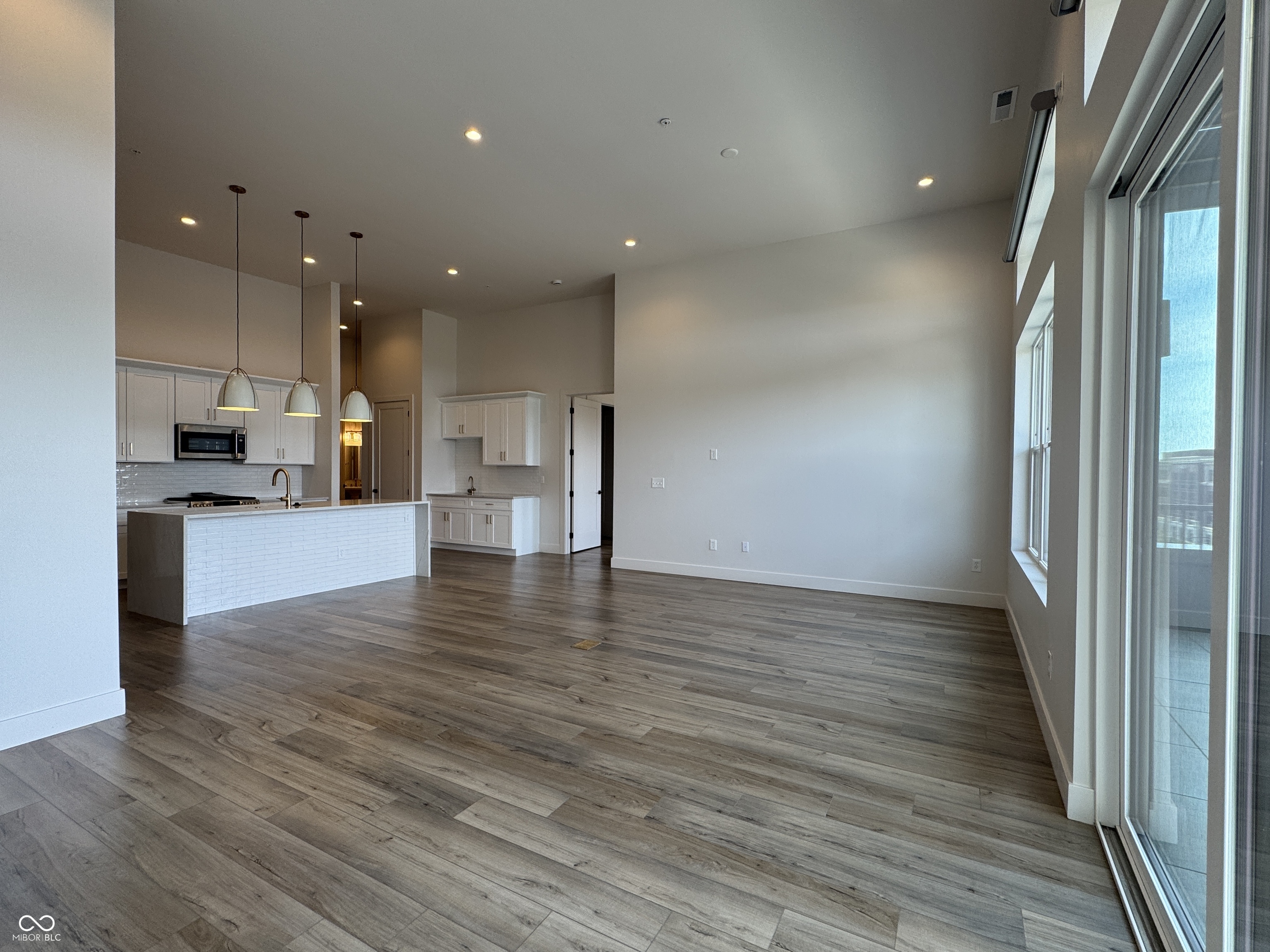 Carmel, Indiana, 46032, United States, 2 Bedrooms Bedrooms, ,3 BathroomsBathrooms,Residential,For Sale,1983027