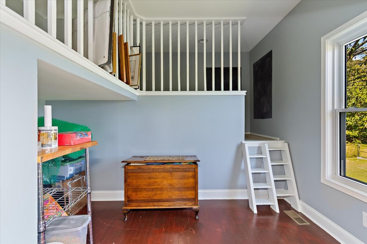 Leoma, Tennessee, 38468, United States, 3 Bedrooms Bedrooms, ,3 BathroomsBathrooms,Residential,For Sale,1938715