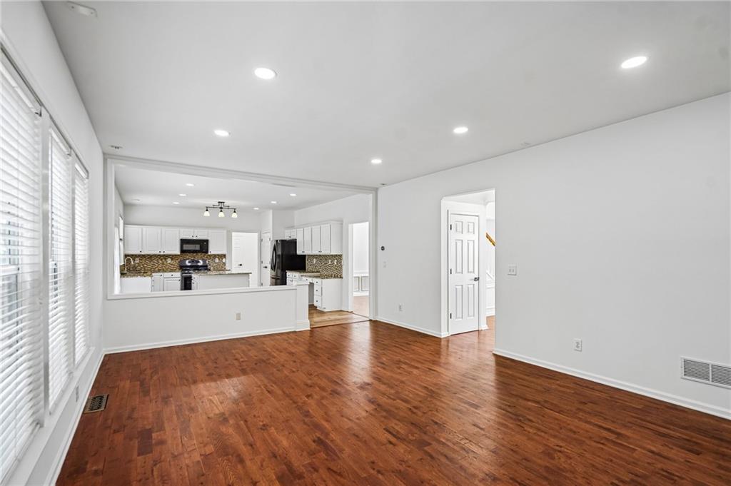 Suwanee, Georgia, 30024, United States, 5 Bedrooms Bedrooms, ,4 BathroomsBathrooms,Residential,For Sale,2040152