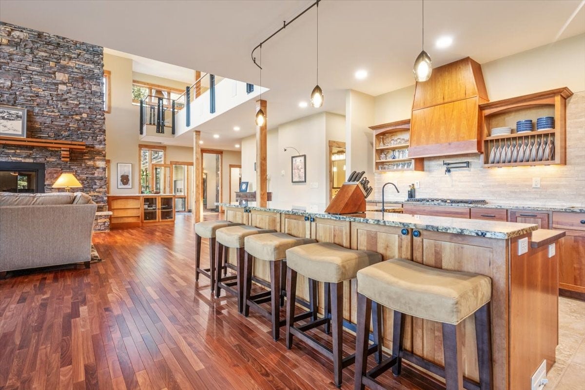 Clancy, Montana, 59634, United States, 6 Bedrooms Bedrooms, ,5 BathroomsBathrooms,Residential,For Sale,1873825