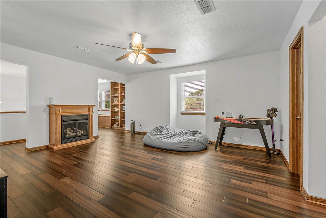 College Station, Texas, 77845, United States, 5 Bedrooms Bedrooms, ,4 BathroomsBathrooms,Residential,For Sale,1983993