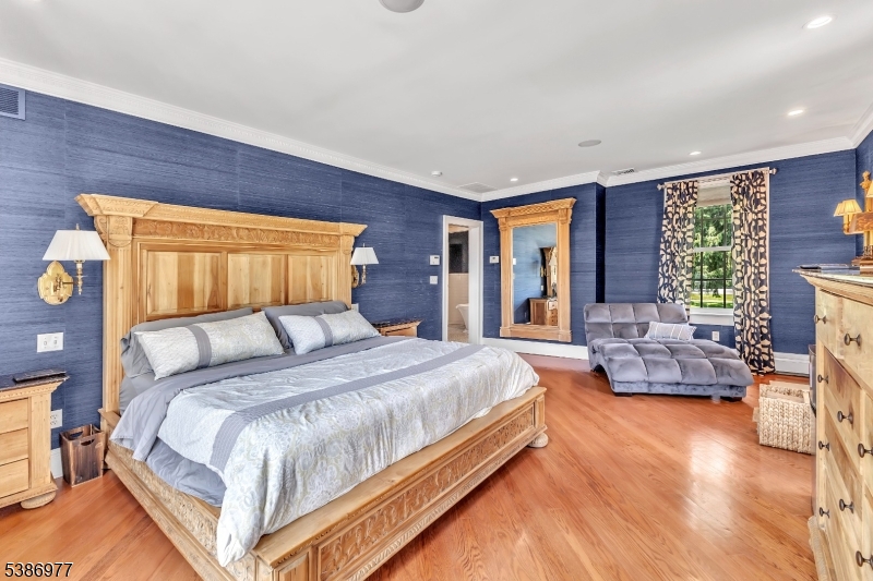 Montclair Twp., New Jersey, 07042, United States, 6 Bedrooms Bedrooms, ,6 BathroomsBathrooms,Residential,For Sale,1993497