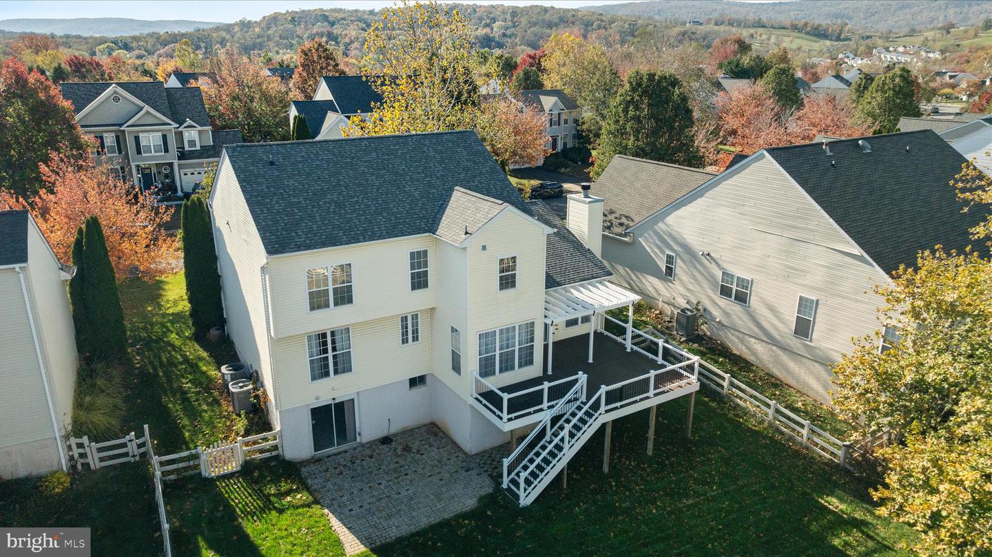 Round Hill, Virginia, 20141, United States, 4 Bedrooms Bedrooms, ,4 BathroomsBathrooms,Residential,For Sale,1987727