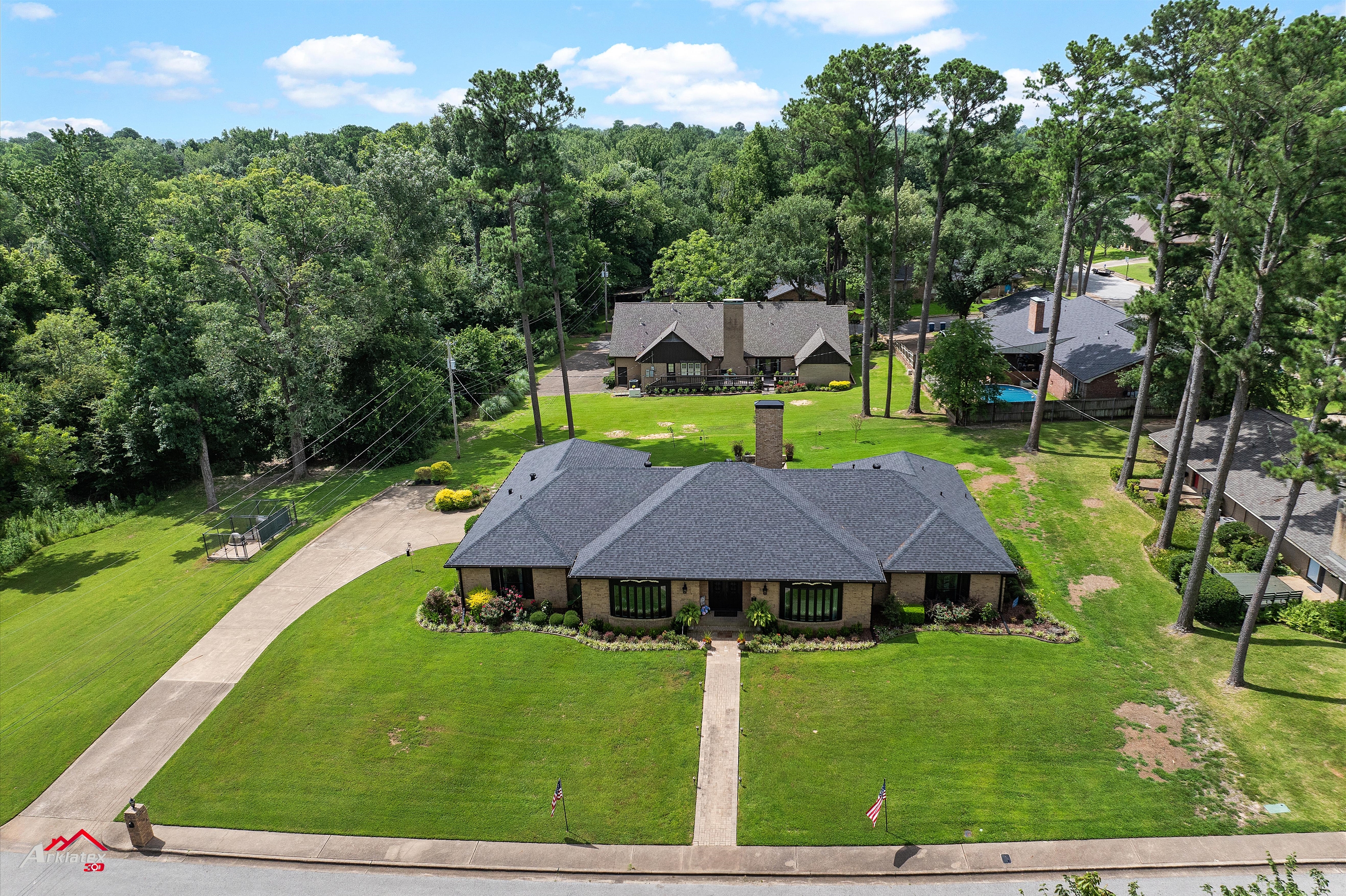 Henderson, Texas, 75654, United States, 3 Bedrooms Bedrooms, ,4 BathroomsBathrooms,Residential,For Sale,1975189