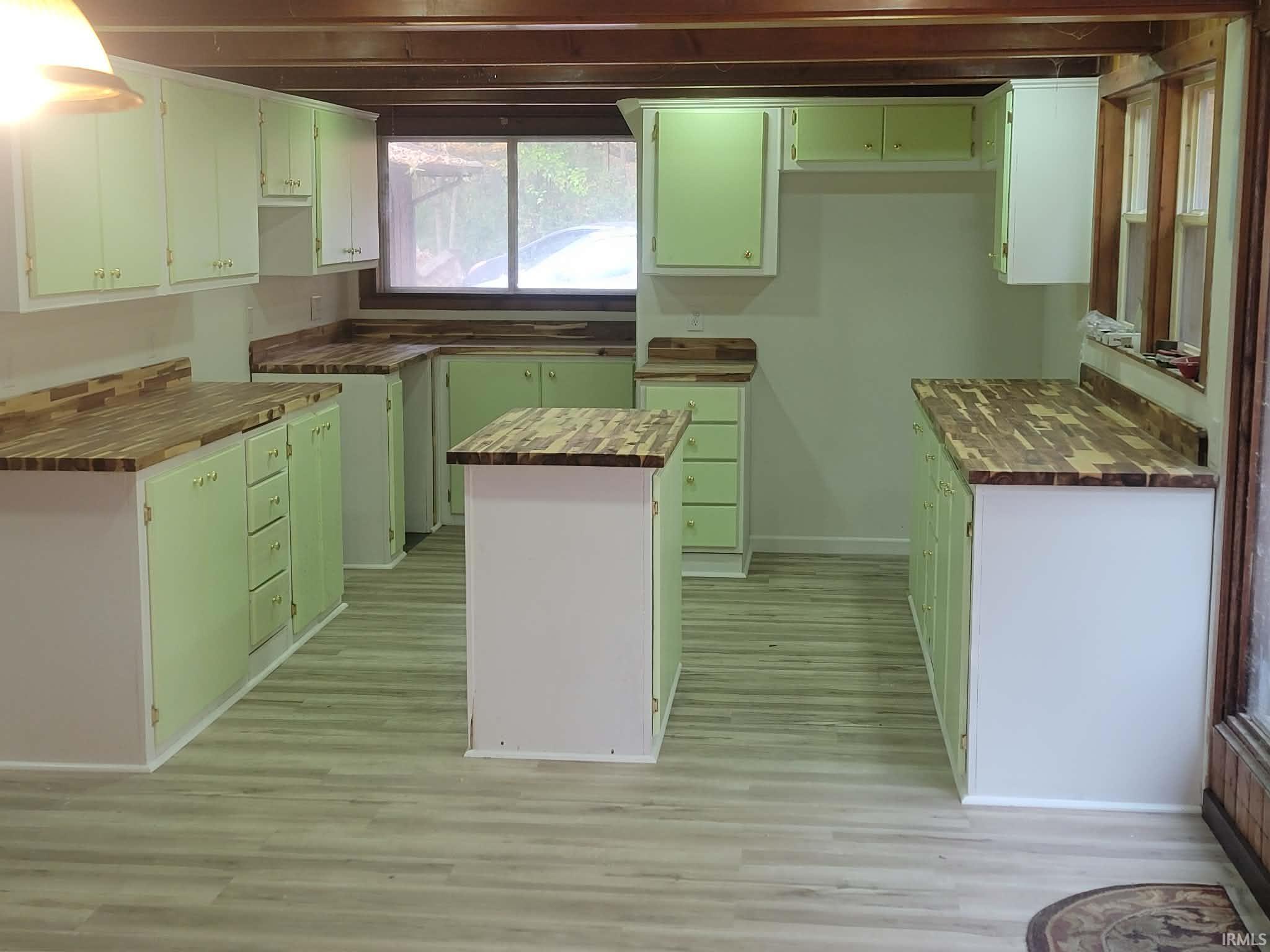 Roanoke, Indiana, 46783, United States, 4 Bedrooms Bedrooms, ,3 BathroomsBathrooms,Residential,For Sale,2005633