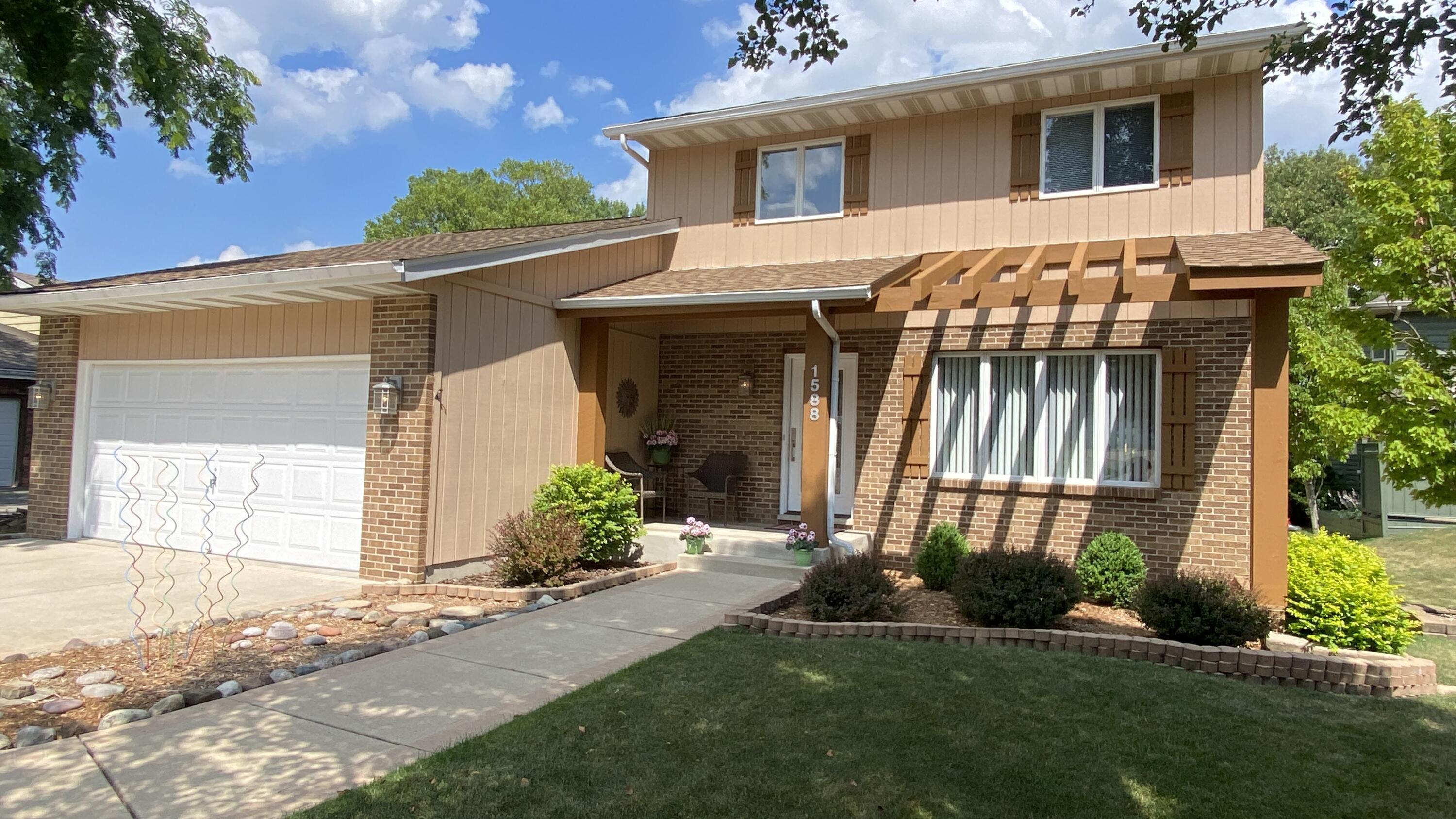 Crown Point, Indiana, 46307, United States, 4 Bedrooms Bedrooms, ,3 BathroomsBathrooms,Residential,For Sale,1924051