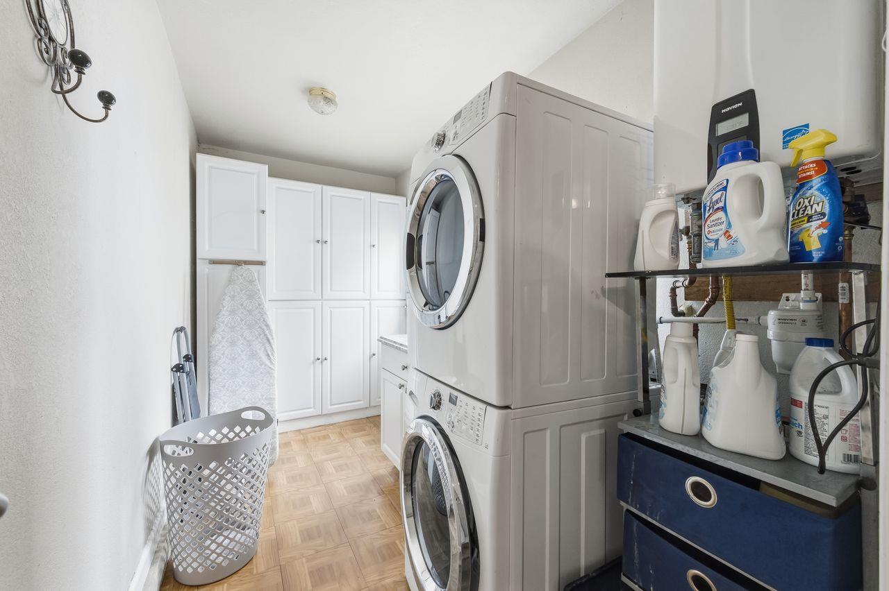 Redwood City, California, 94063, United States, ,Residential,For Sale,1990939