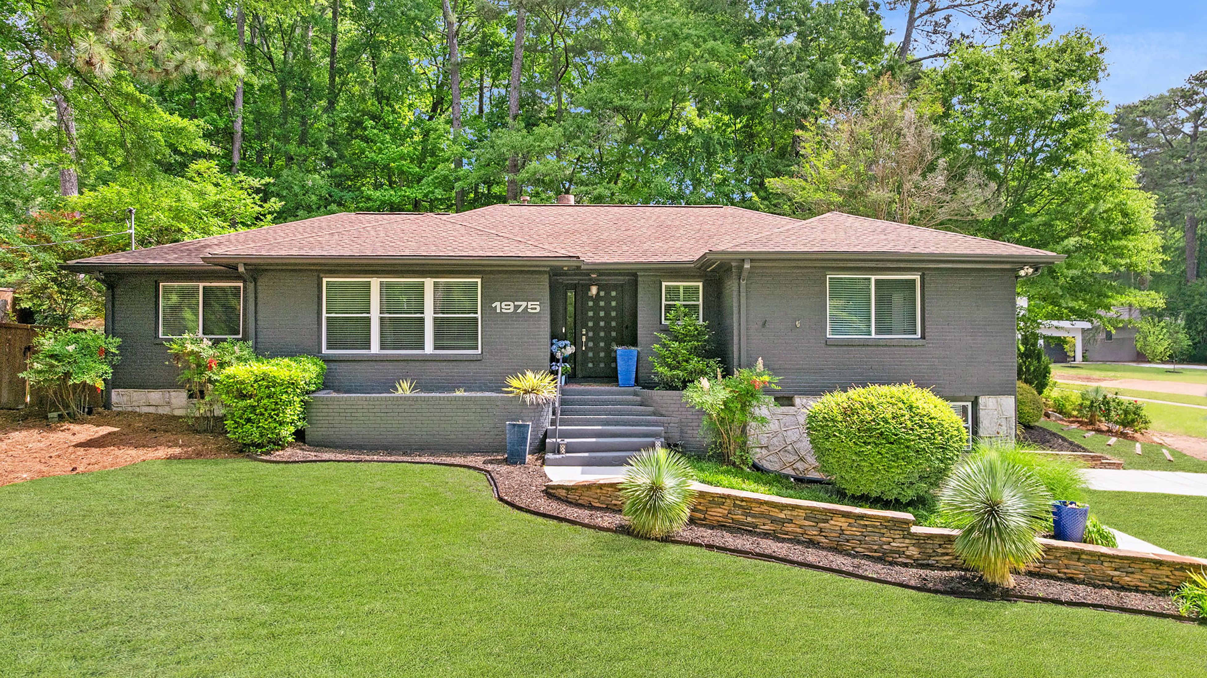  Pristine Morningside Mid-Century Modern with Resort-Inspired Backyard - 物件實景