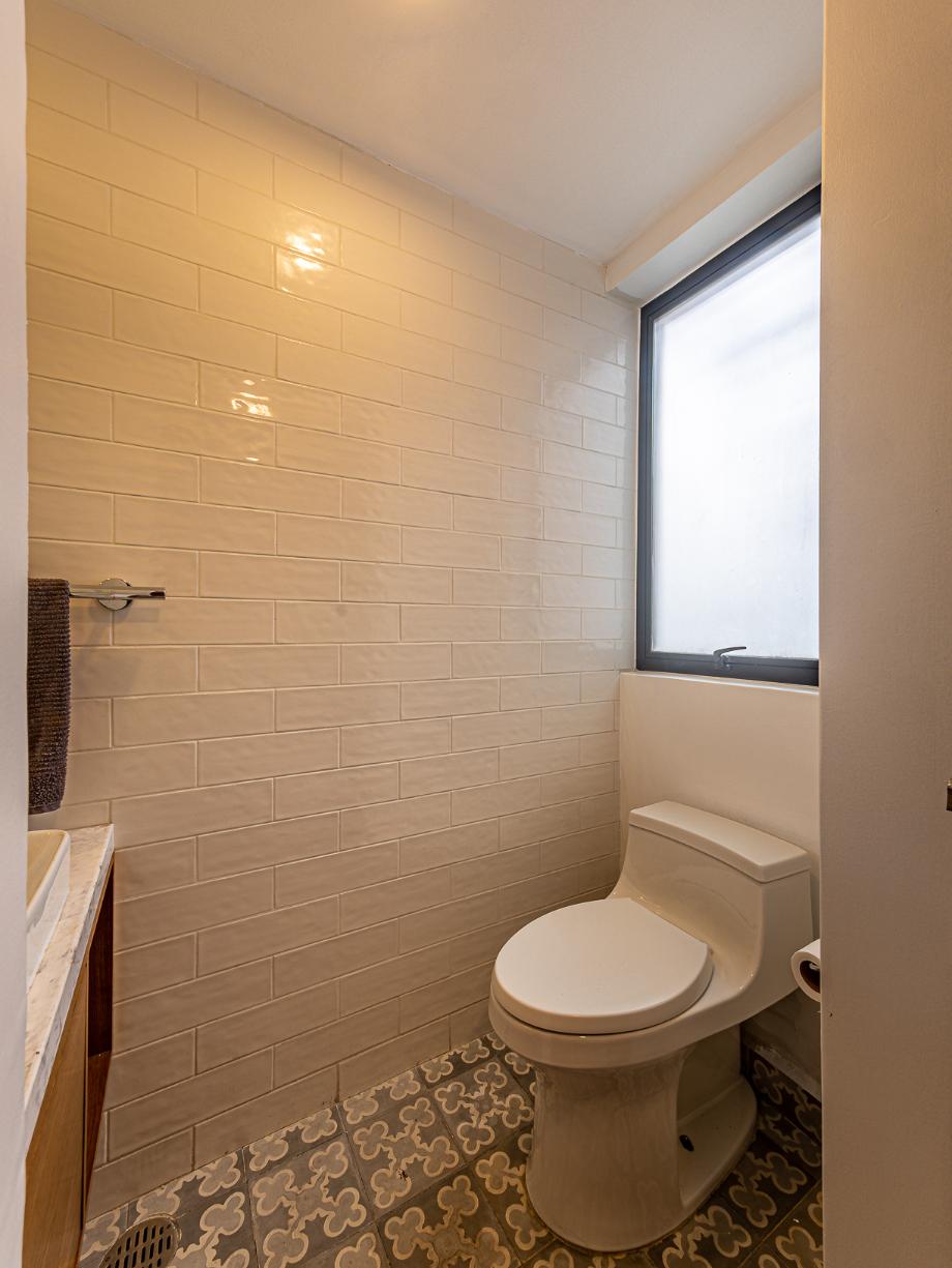 Cuauhtémoc, Ciudad de México, 06170, Mexico, 2 Bedrooms Bedrooms, ,3 BathroomsBathrooms,Residential,For Sale,1918021