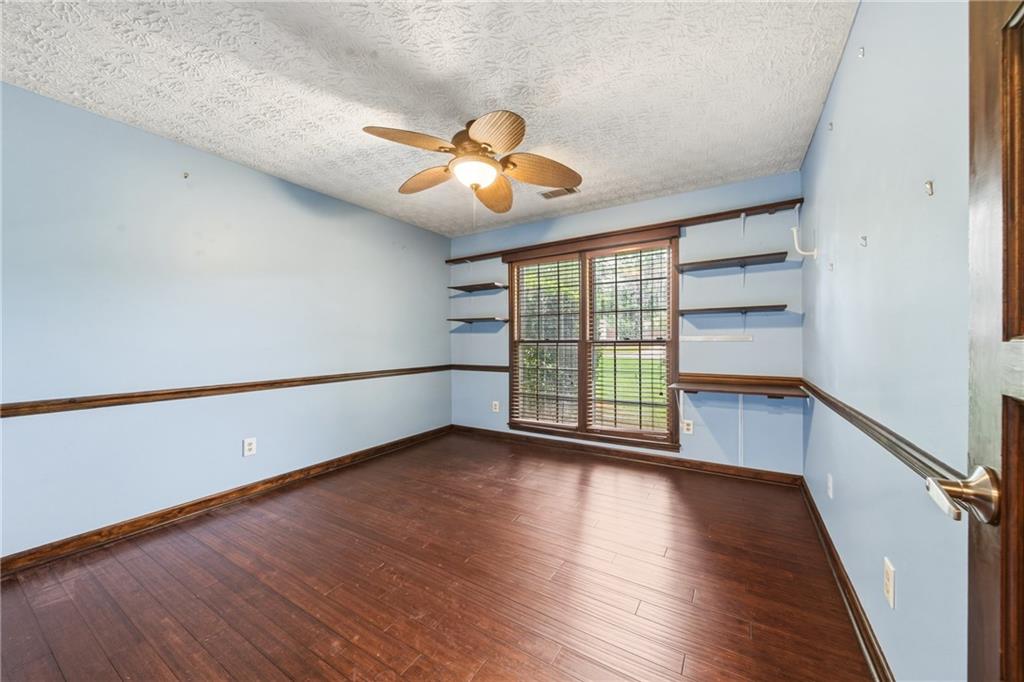 Roswell, Georgia, 30076, United States, 4 Bedrooms Bedrooms, ,3 BathroomsBathrooms,Residential,For Sale,2049337