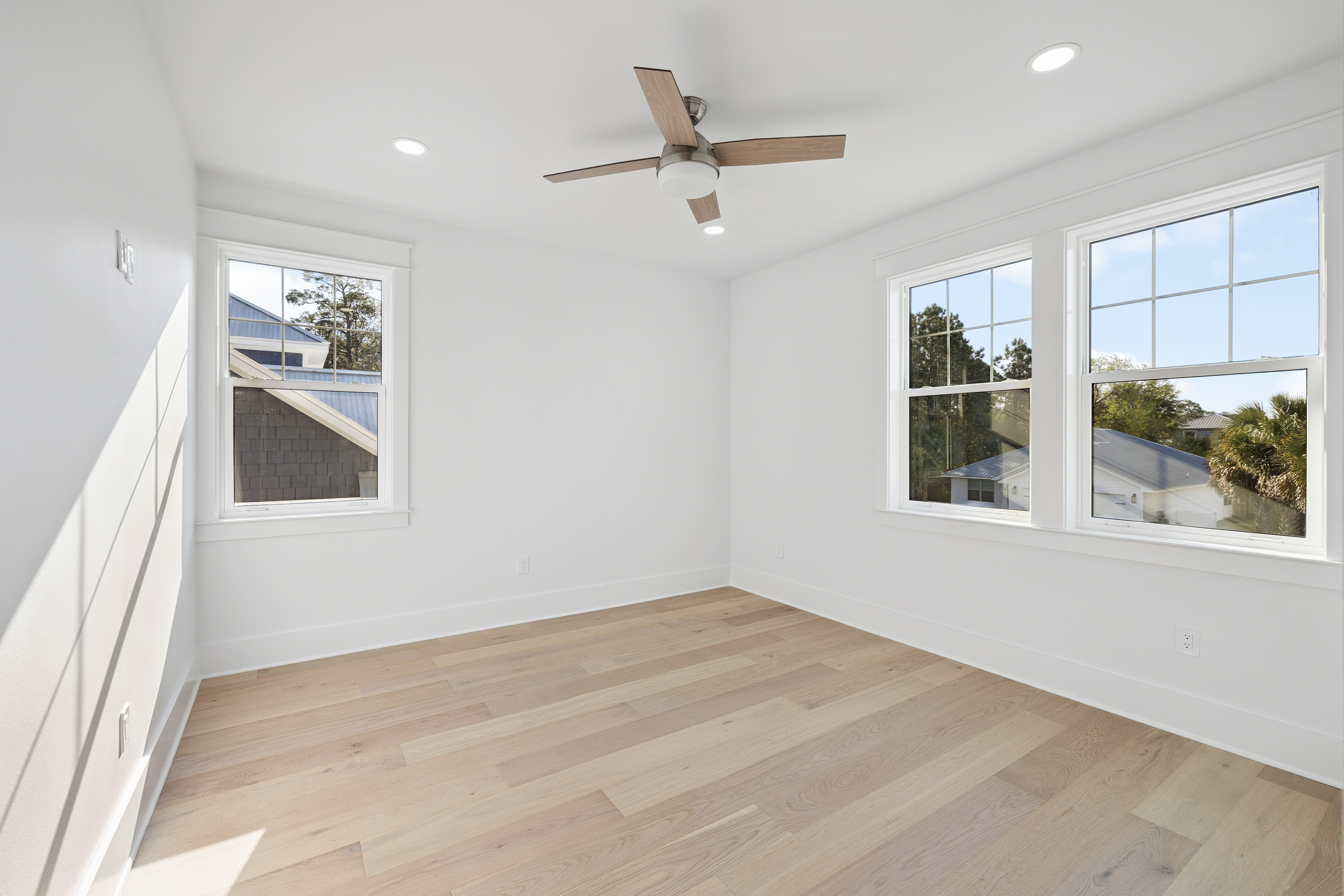  Waterfront Canal Home With Expanded Floor Plan And Bay Access - 物件實景