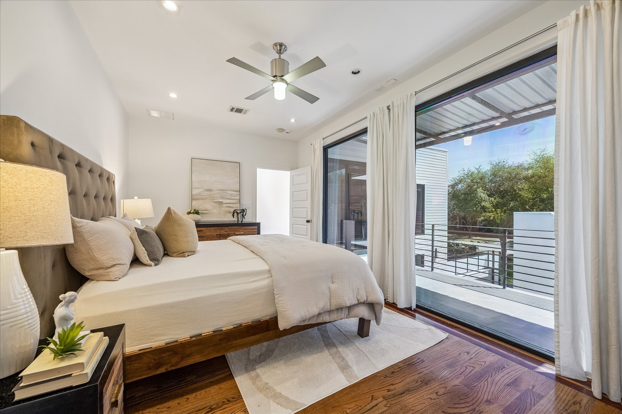  427 W 27th Street - 物件實景