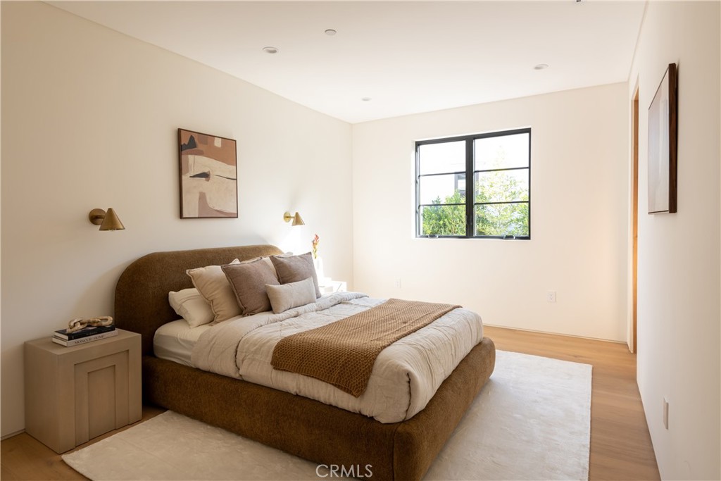 Sherman Oaks, California, 91423, United States, 6 Bedrooms Bedrooms, ,7 BathroomsBathrooms,Residential,For Sale,1990929