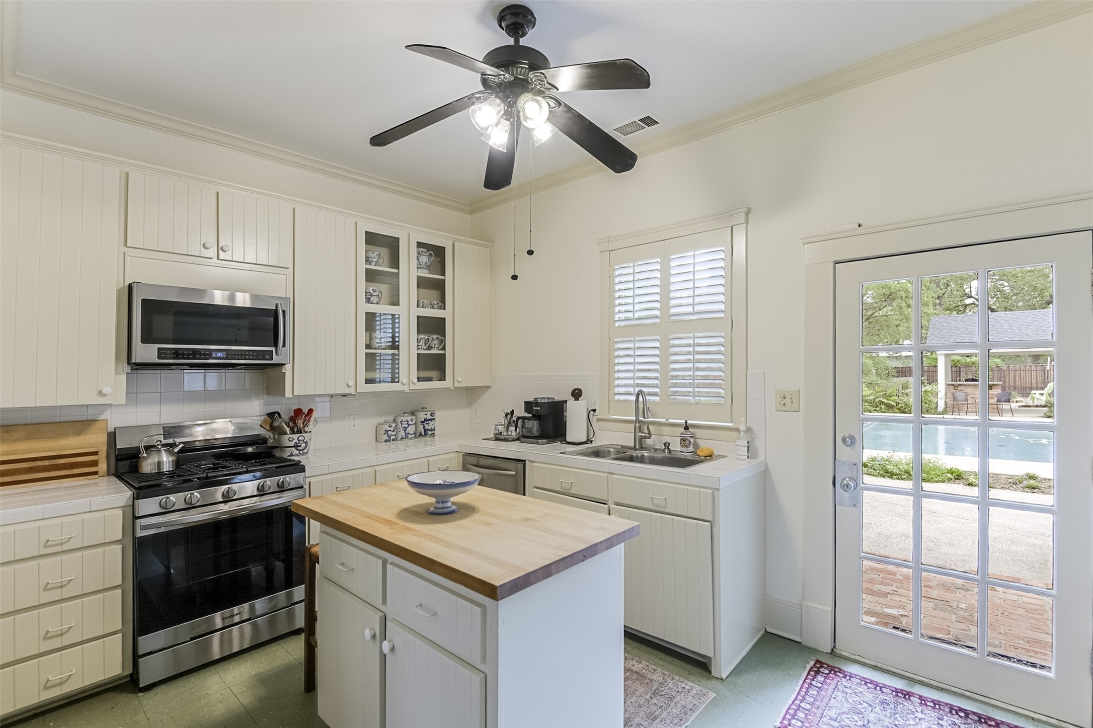 Waxahachie, Texas, 75165, United States, 5 Bedrooms Bedrooms, ,4 BathroomsBathrooms,Residential,For Sale,1940527