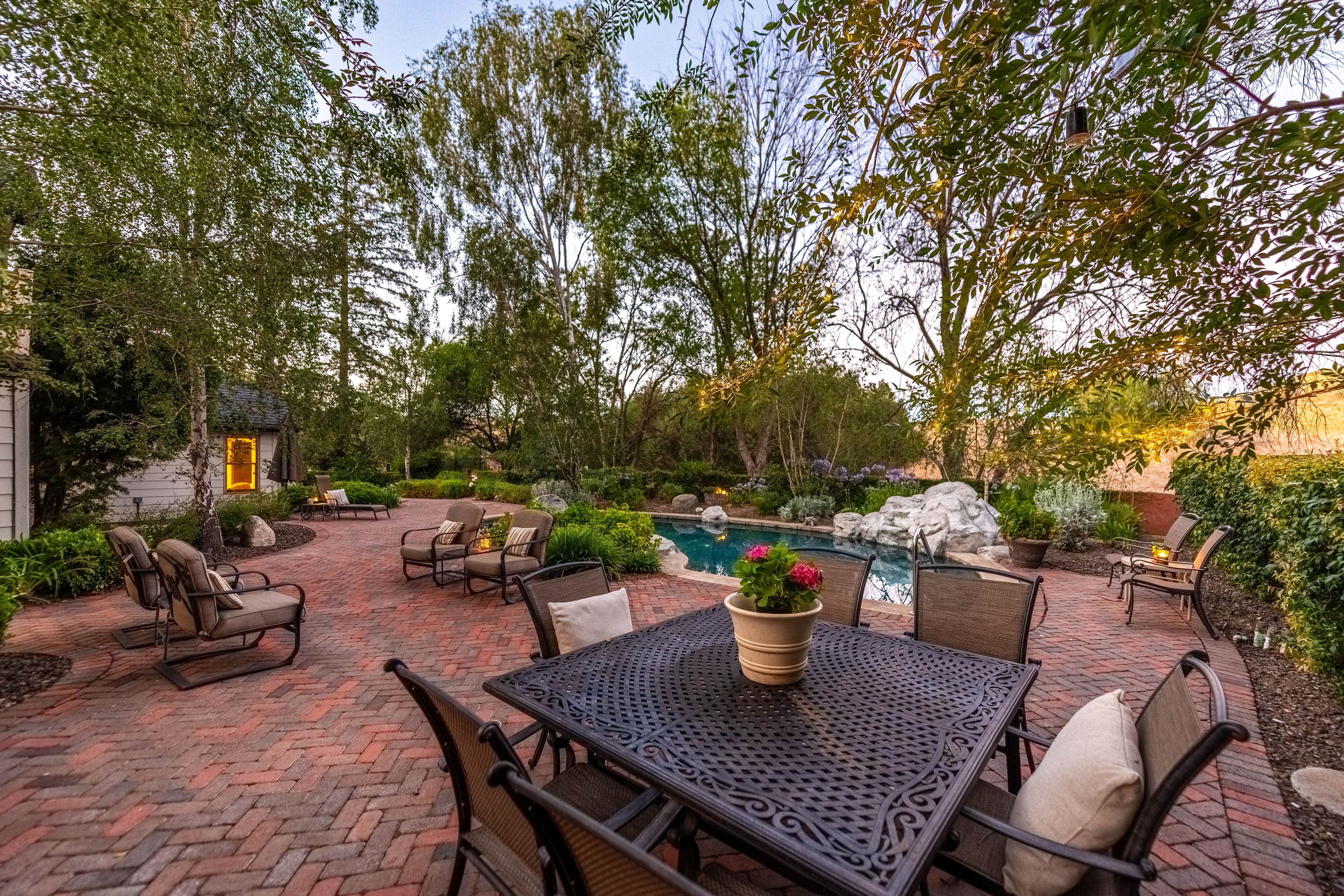  Gated Estate on Nearly 2 Acres - 物件實景
