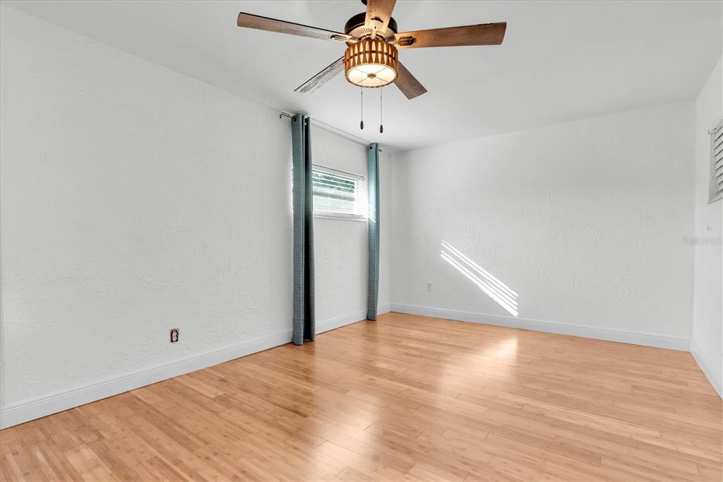 Gulfport, Florida, 33707, United States, 3 Bedrooms Bedrooms, ,1 BathroomBathrooms,Residential,For Sale,1997184