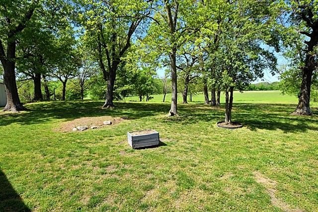 Tahlequah, Oklahoma, 74464, United States, 2 Bedrooms Bedrooms, ,3 BathroomsBathrooms,Residential,For Sale,1982926