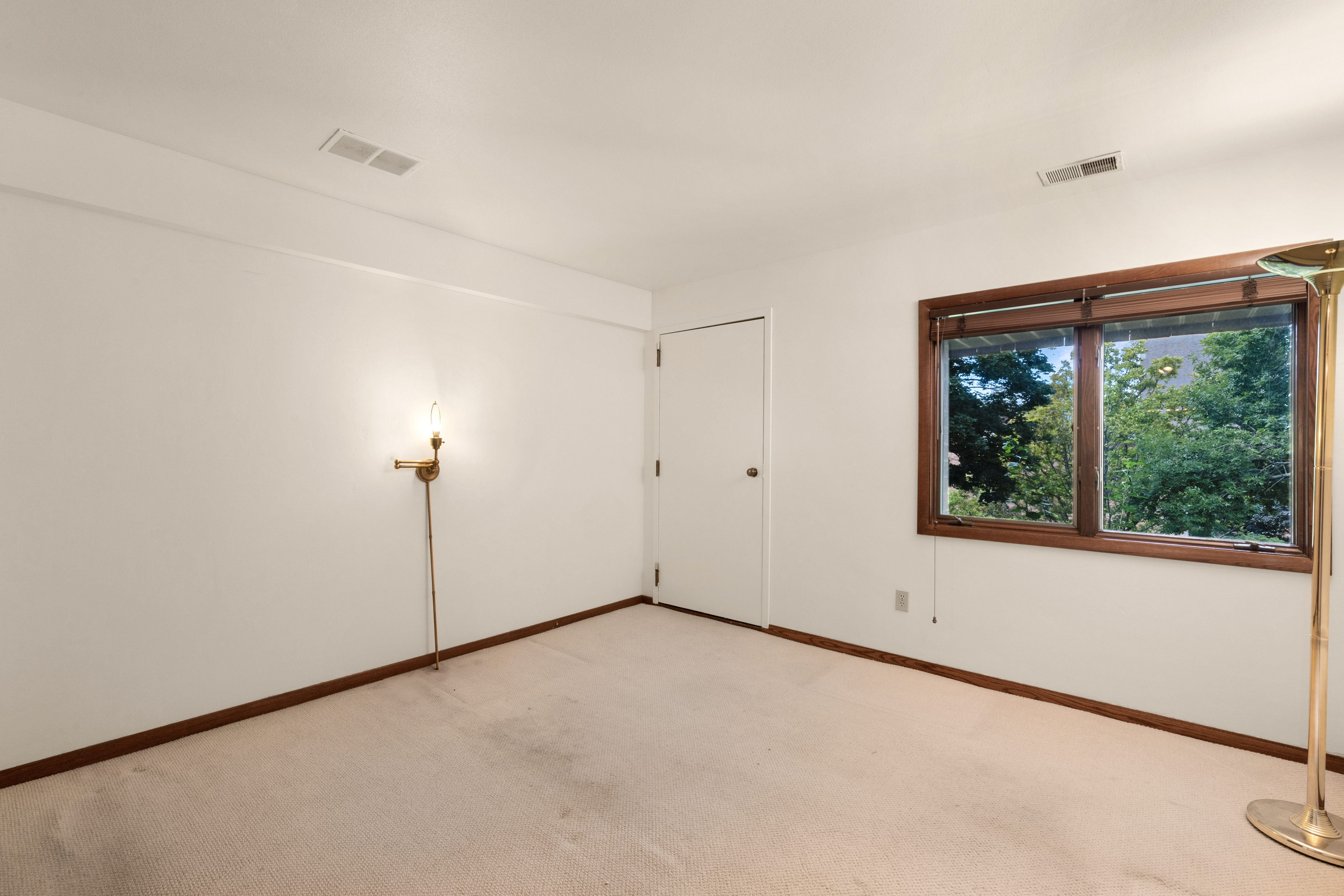  Hidden Urban Oasis: Two-Bedroom Condo with Pool & 2 Parking Spaces - 物件實景