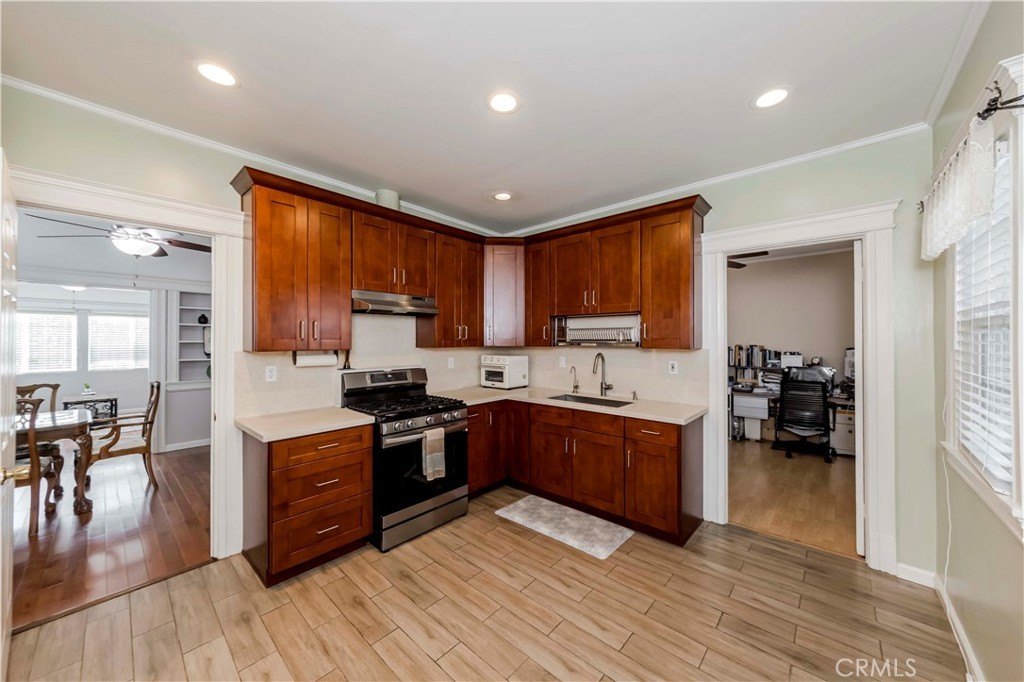 1520 S New Hampshire Avenue, Los Angeles, California, 90006, United States, 2 Bedrooms Bedrooms, ,1 BathroomBathrooms,Residential,For Sale,1520 S New Hampshire Avenue,1599966