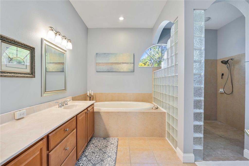 Bradenton, Florida, 34212, United States, 4 Bedrooms Bedrooms, ,3 BathroomsBathrooms,Residential,For Sale,1942233