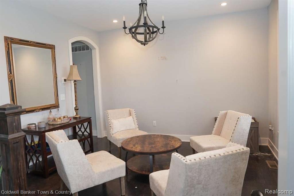 Brighton, Michigan, 48114, United States, 4 Bedrooms Bedrooms, ,5 BathroomsBathrooms,Residential,For Sale,1837893