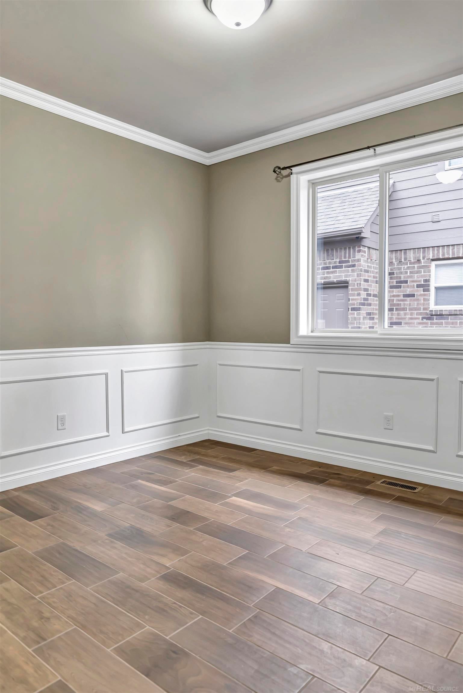 Macomb, Michigan, 48042, United States, 3 Bedrooms Bedrooms, ,3 BathroomsBathrooms,Residential,For Sale,2002873