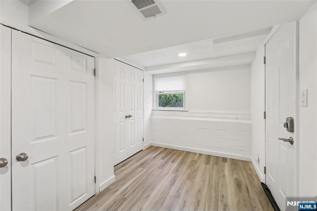 Northvale, New Jersey, 07647, United States, 4 Bedrooms Bedrooms, ,2 BathroomsBathrooms,Residential,For Sale,1986312