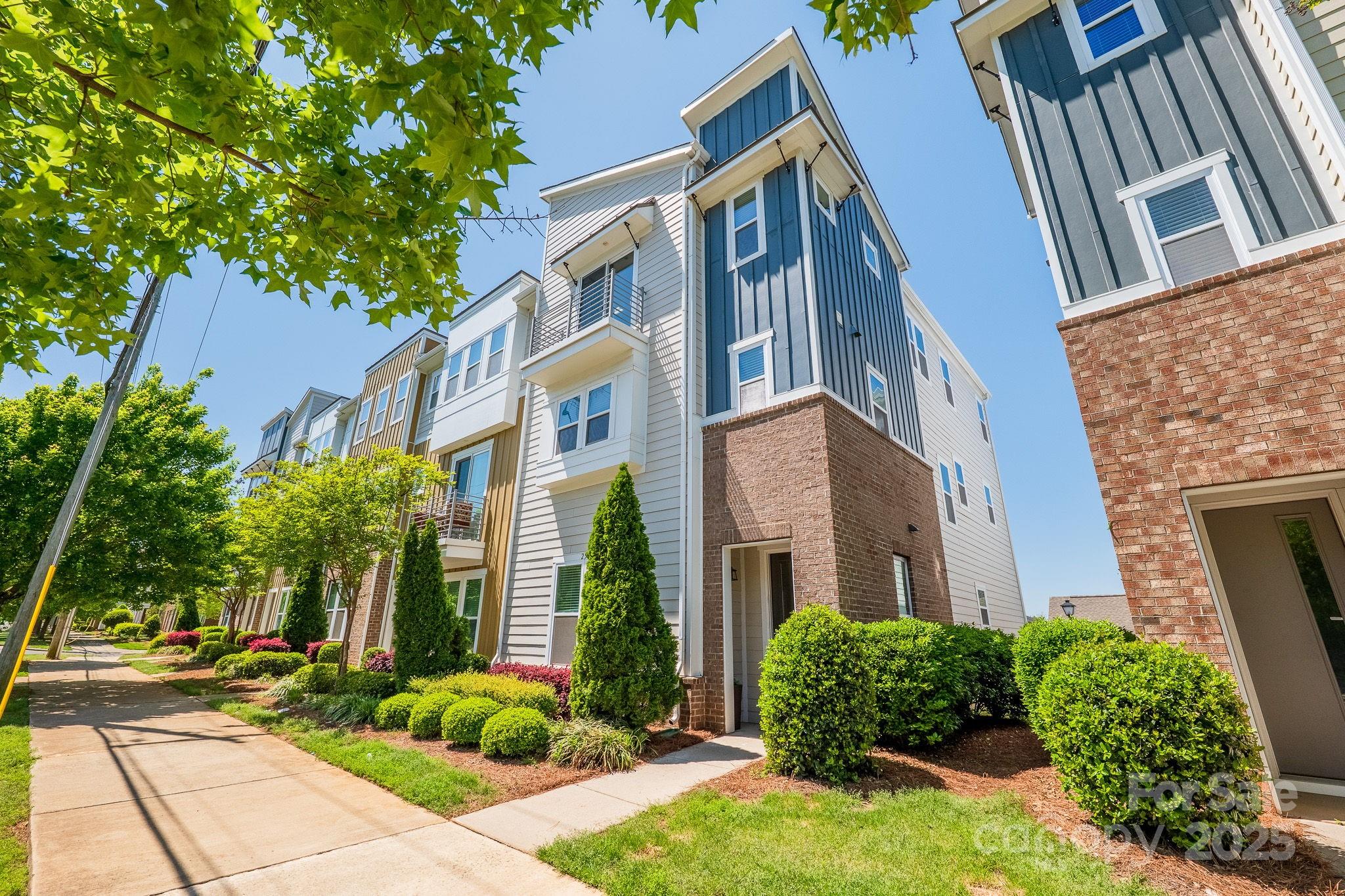 Charlotte, North Carolina, 28206, United States, 3 Bedrooms Bedrooms, ,4 BathroomsBathrooms,Residential,For Sale,1778034