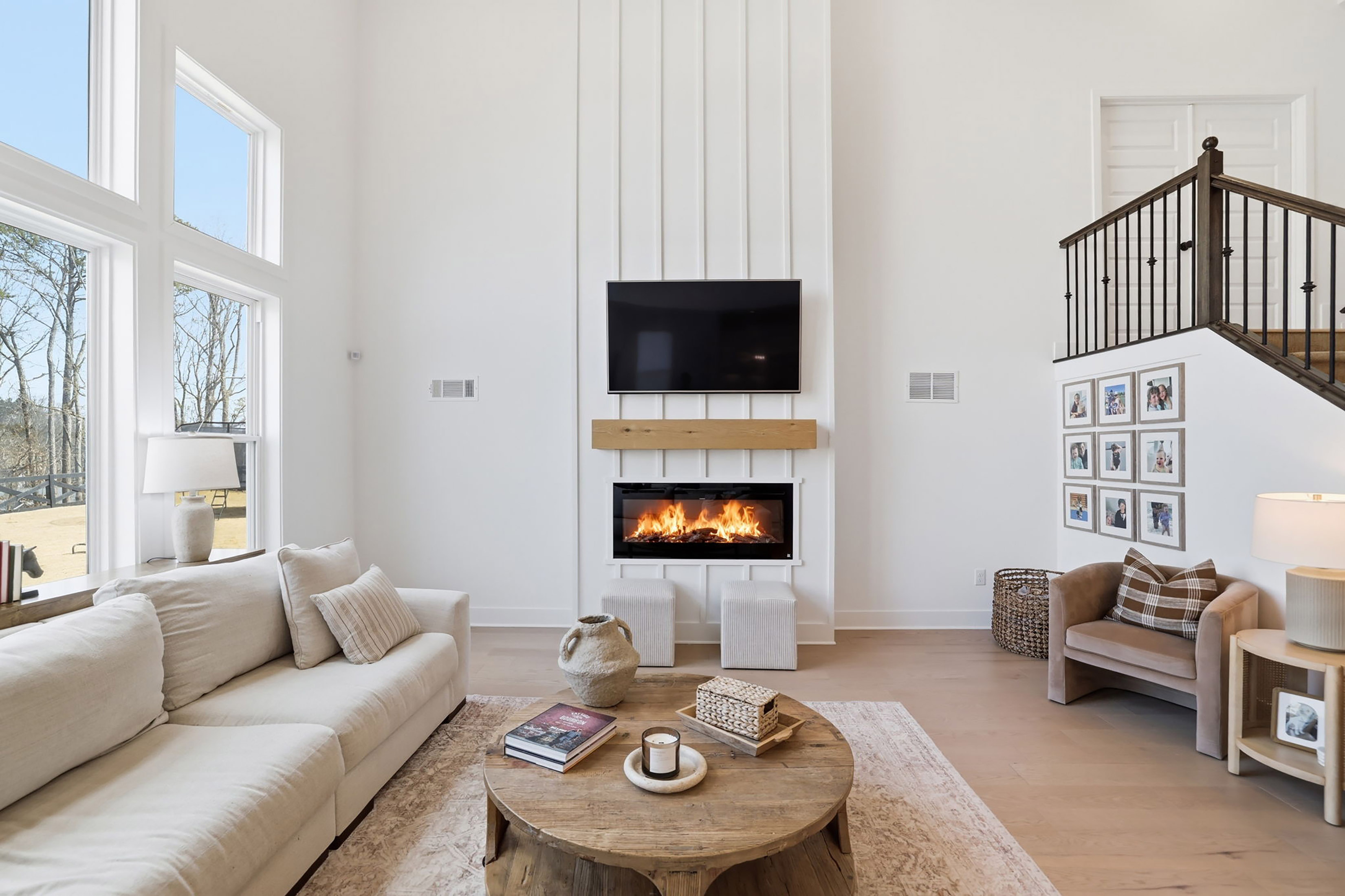  Stunning White Brick Modern Farmhouse Blends Timeless Charm with Elevated Design - 物件實景
