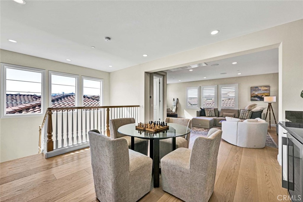 Lake Forest, California, 92630, United States, 4 Bedrooms Bedrooms, ,5 BathroomsBathrooms,Residential,For Sale,1988147