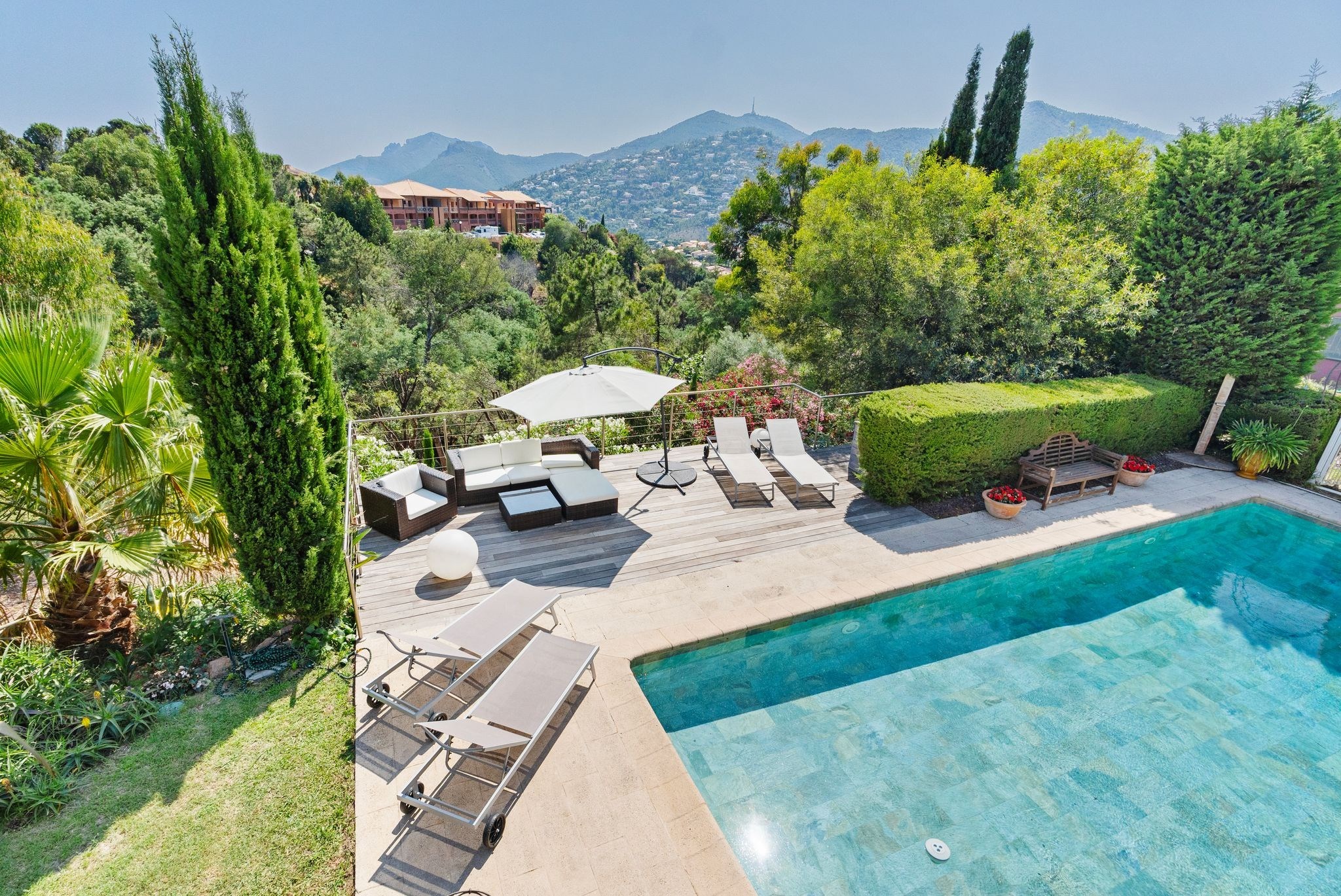  Théoule-sur-Mer elegant provençal villa in a serene natural setting - 物件實景
