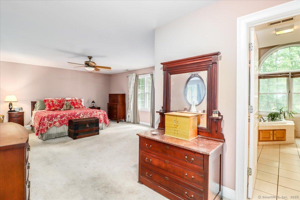 Shelton, Connecticut, 06484, United States, 5 Bedrooms Bedrooms, ,4 BathroomsBathrooms,Residential,For Sale,1943251
