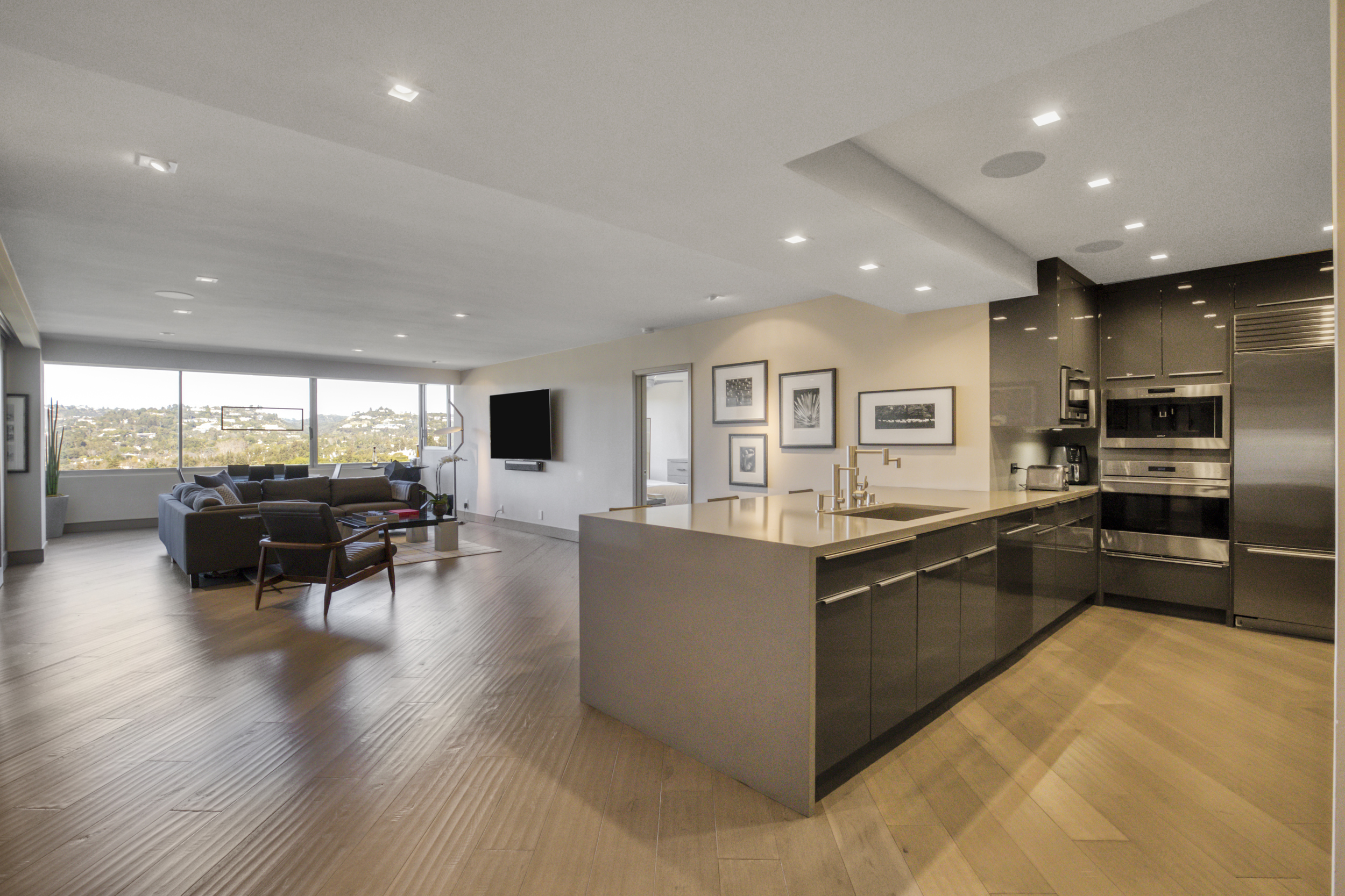  865 Comstock Ave - 物件實景
