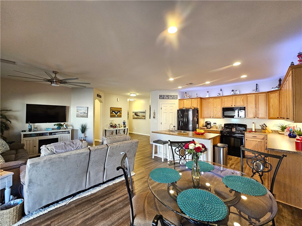 Lake Havasu, Arizona, 86404, United States, 3 Bedrooms Bedrooms, ,2 BathroomsBathrooms,Residential,For Sale,1956180