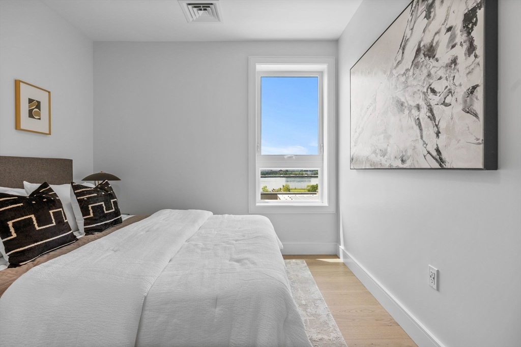 Boston, Massachusetts, 02128, United States, 2 Bedrooms Bedrooms, ,2 BathroomsBathrooms,Residential,For Sale,1905792
