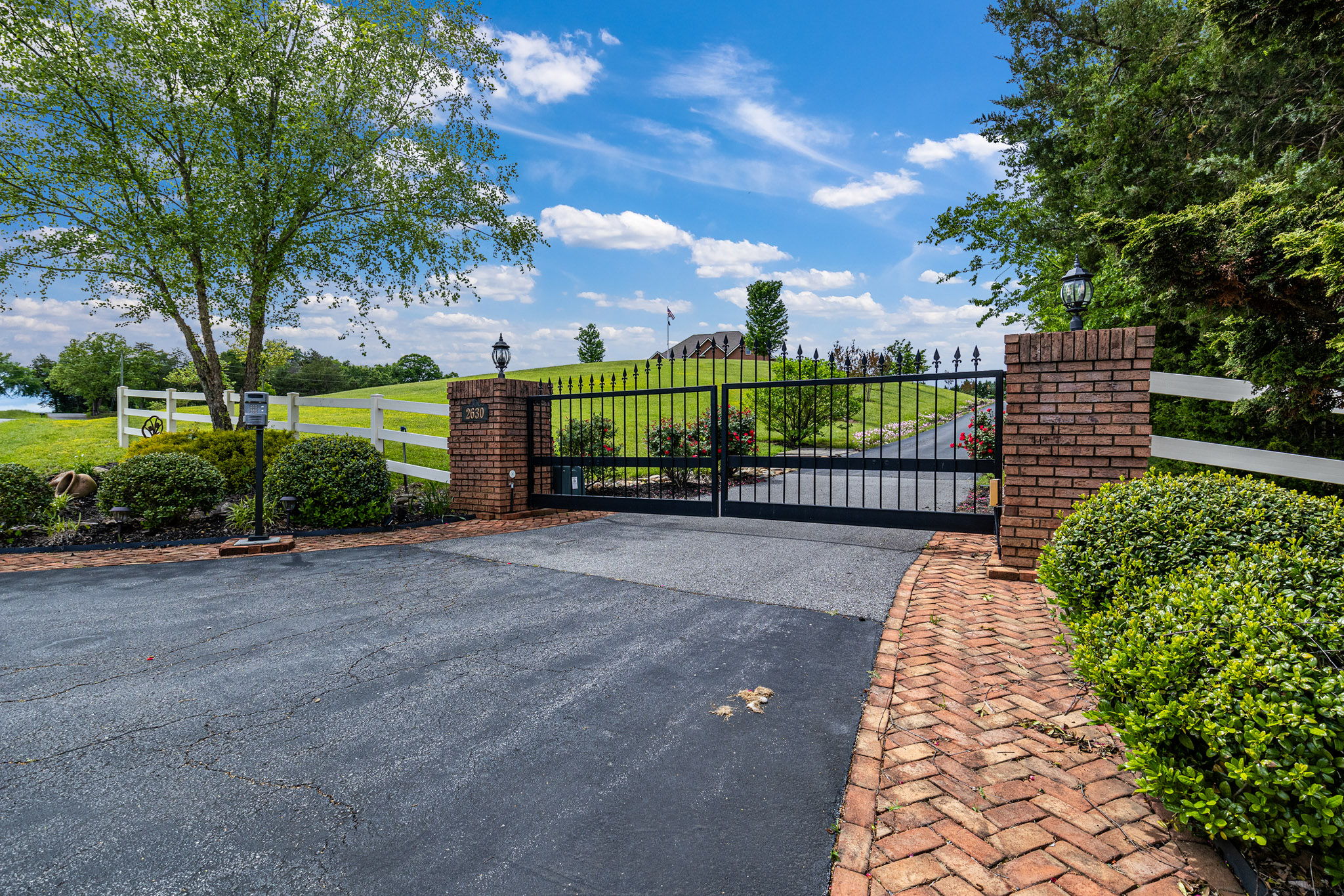 Sevierville, Tennessee, 37876, United States, 3 Bedrooms Bedrooms, ,3 BathroomsBathrooms,Residential,For Sale,1979818