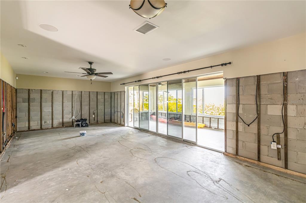 945 Bayshore Drive, Tarpon Springs, Florida, 34689, United States, 3 Bedrooms Bedrooms, ,2 BathroomsBathrooms,Residential,For Sale,945 Bayshore Drive,1675111