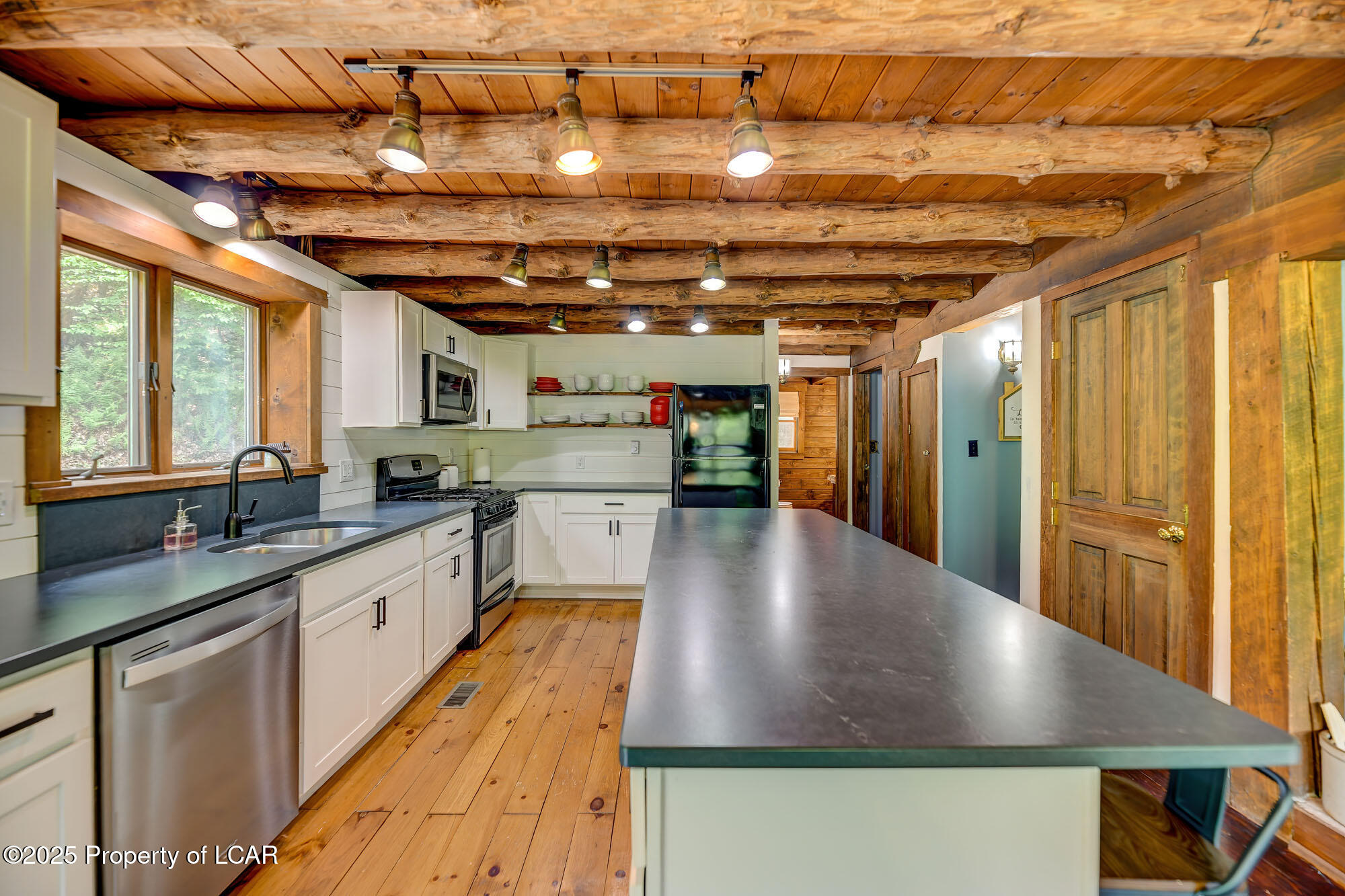 Nescopeck, Pennsylvania, 18635, United States, 3 Bedrooms Bedrooms, ,2 BathroomsBathrooms,Residential,For Sale,1848603