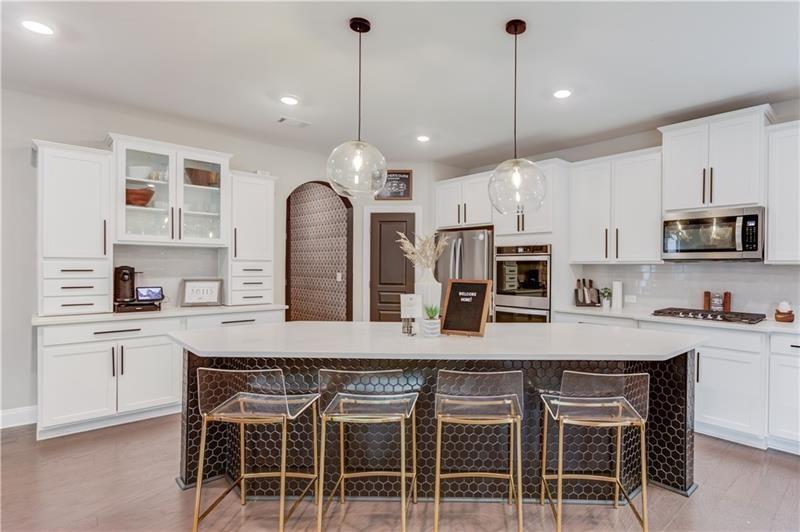 Canton, Georgia, 30115, United States, 5 Bedrooms Bedrooms, ,4 BathroomsBathrooms,Residential,For Sale,2032781