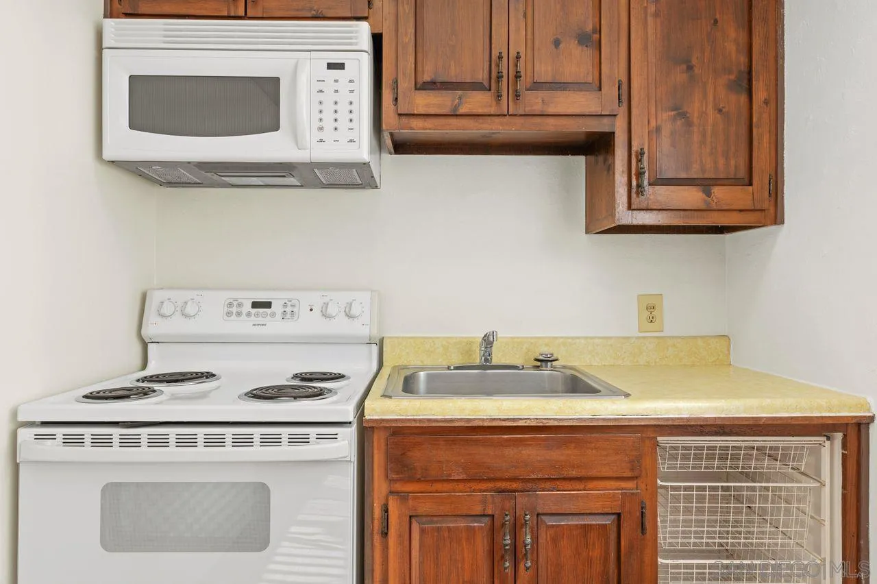 La Jolla, California, 92037, United States, ,1 BathroomBathrooms,Residential,For Sale,1970080