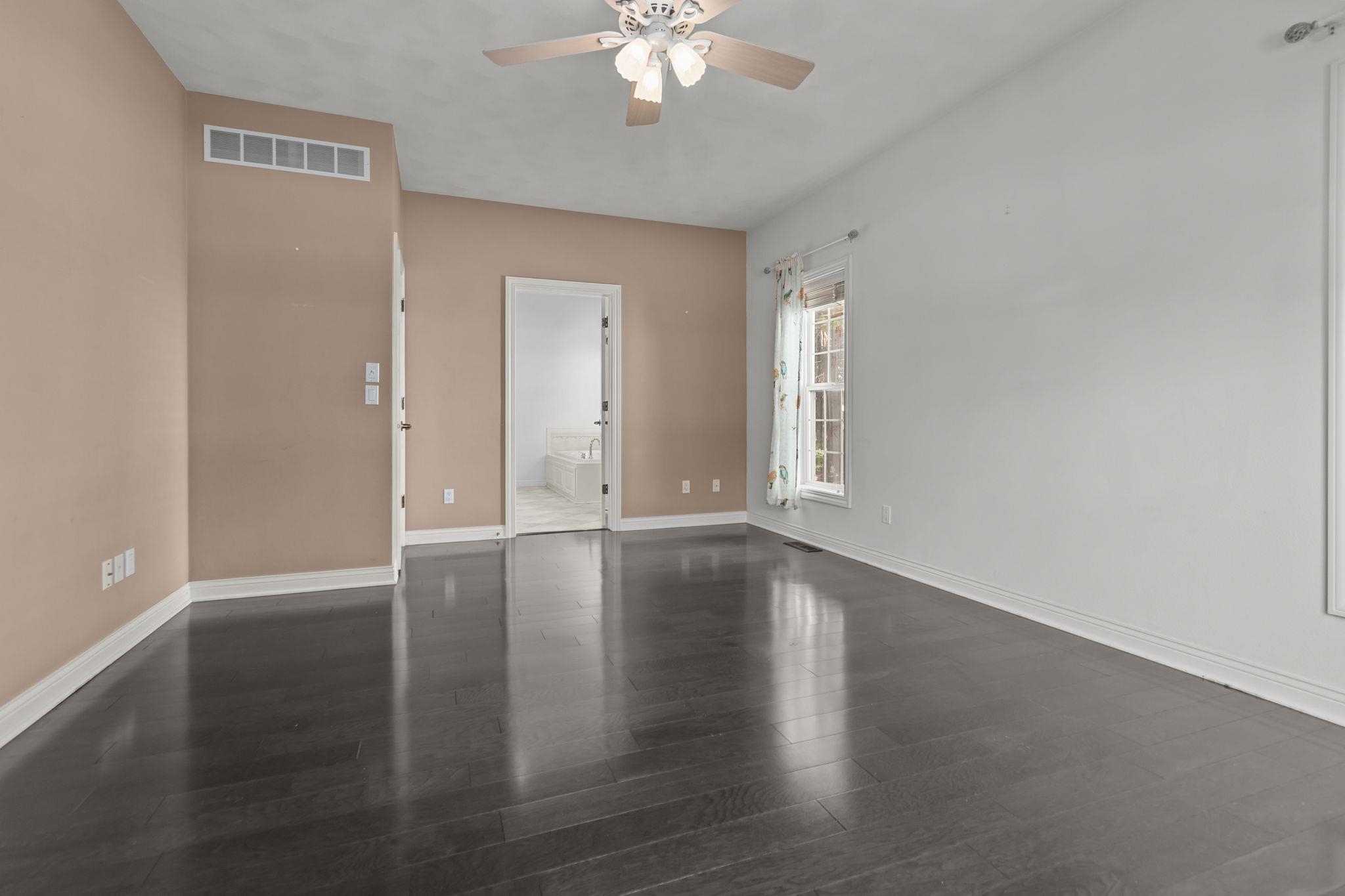 NEENAH, Wisconsin, 54956, United States, 4 Bedrooms Bedrooms, ,4 BathroomsBathrooms,Residential,For Sale,1955274