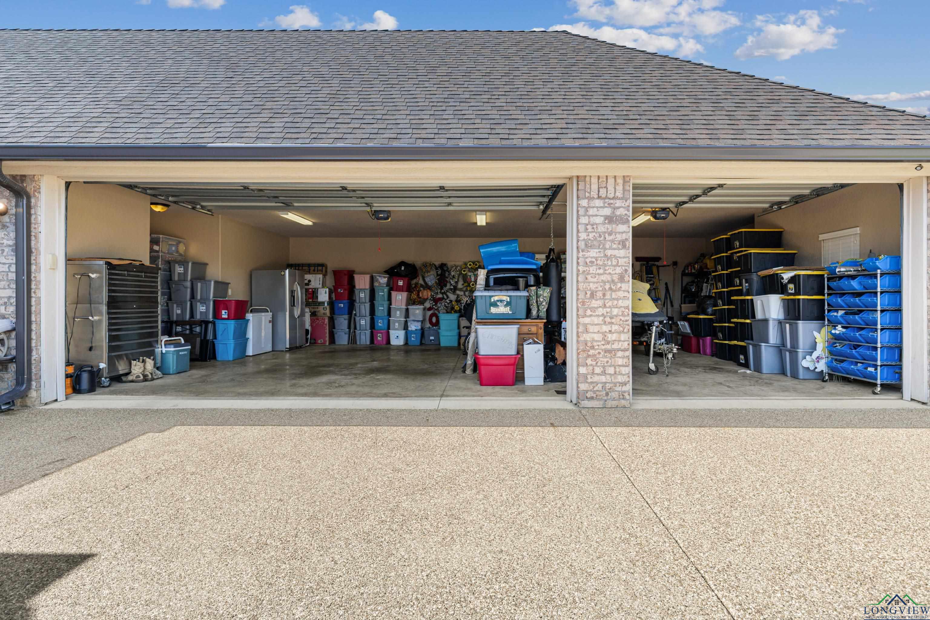 Longview, Texas, 75605, United States, 5 Bedrooms Bedrooms, ,3 BathroomsBathrooms,Residential,For Sale,1827224
