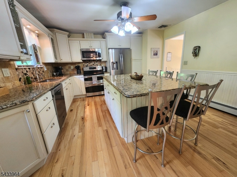 Montville Twp., New Jersey, 07082-1432, United States, 5 Bedrooms Bedrooms, ,3 BathroomsBathrooms,Residential,For Sale,2048009