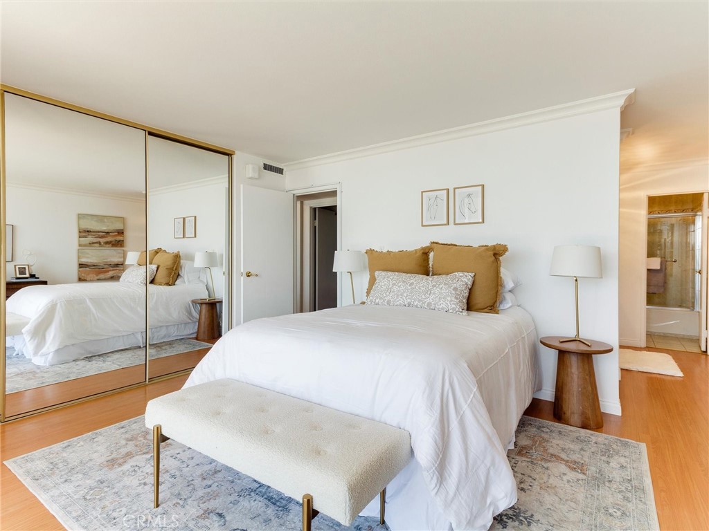 Long Beach, California, 90802, United States, 2 Bedrooms Bedrooms, ,Residential,For Sale,1905979